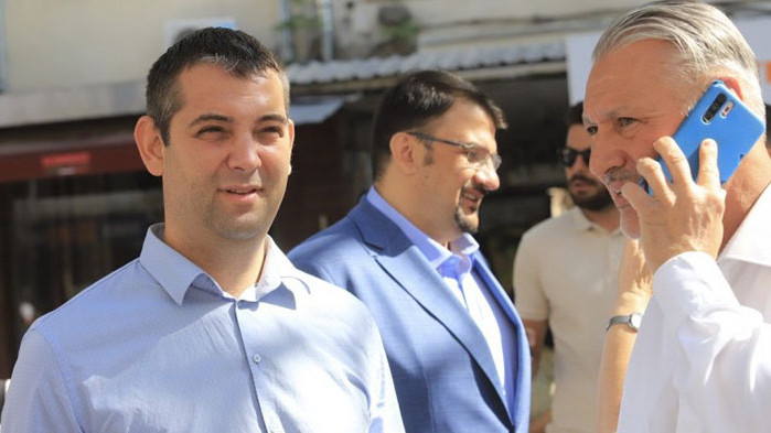 Той написа, че е избран за част от ръководството на