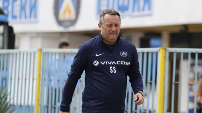 Бившият треньор на Левски Славиша Стоянович обяви, че не бърза
