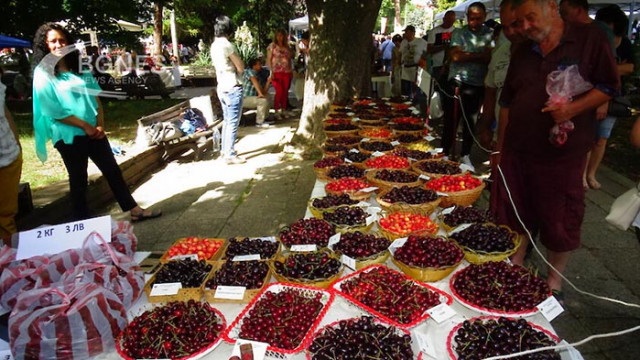 Американският здравен портал Women s Health цитира диетолози според които черешите