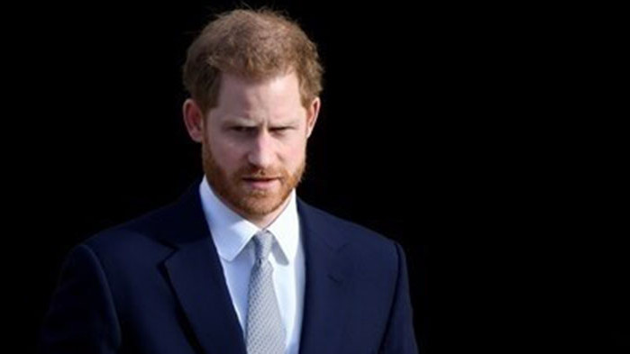 Кралското семейство няма да подкрепи принц Хари за мемоарите му