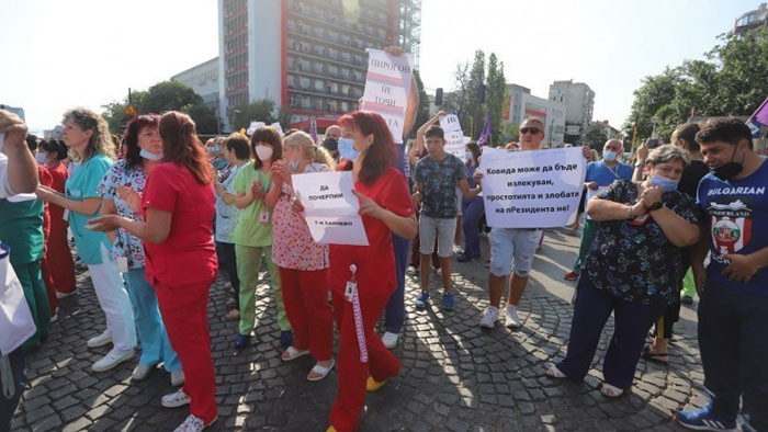 Новото ръководство на „Пирогов“ е спряло протеста, но медиците излизат пред президентството