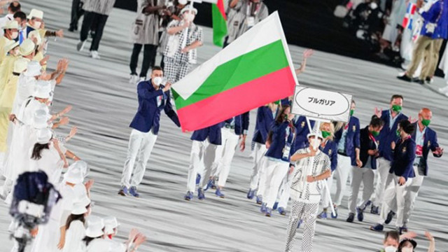 Българското знаме носено от Мария Гроздева и Йосиф Миладинов бе