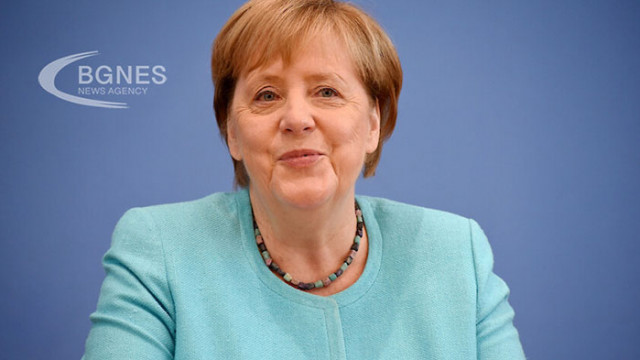 Германският канцлер Ангела Меркел осъществи последната си поява на лятната