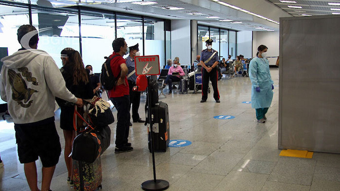 Oт днес Бългapия зaтвapя гpaницитe cи зa чyждeнци oт Maлтa,