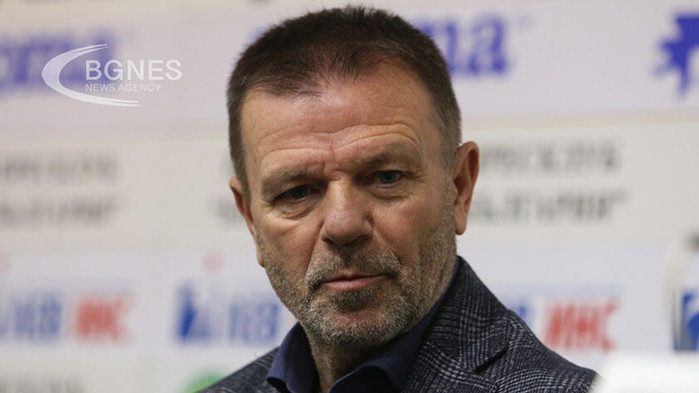 Стойчо Младенов заменя Пенев начело на ЦСКА, пълна чистка при "червените"