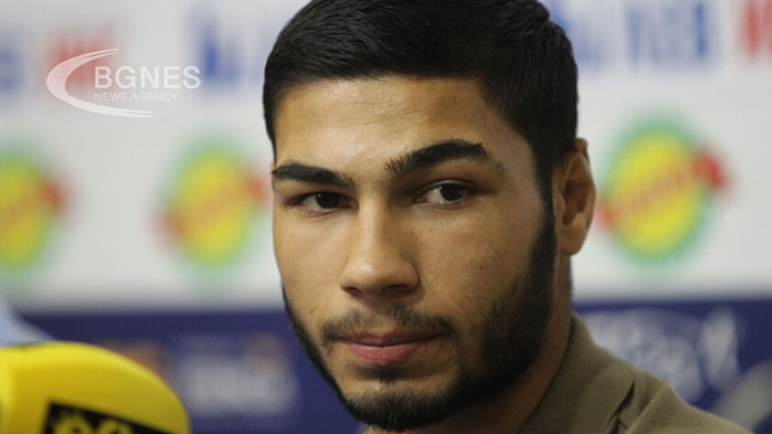 Даниел Асенов се изстреля към 1/8-финалите на боксовия турнир на