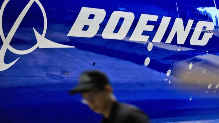 Спира производството на легендарния „Боинг 747”