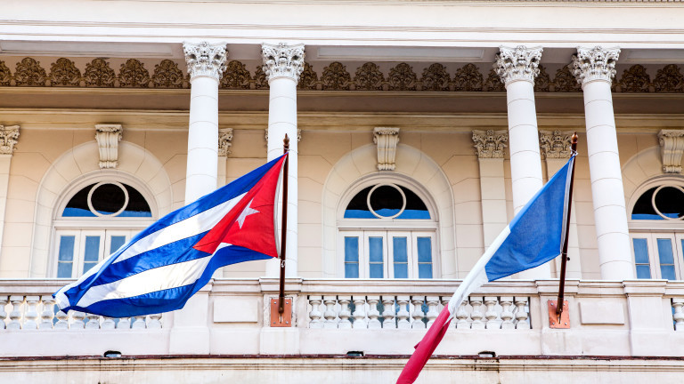 Посолството на Куба във френската столица Париж е било нападнато