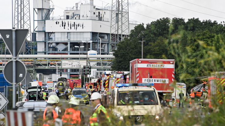 Петима души все още се издирват след голямата експлозия в индустриалния