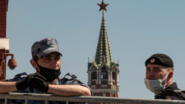 Руската полиция задържа Роман Доброхотов  главен редактор на разследващата медия The
