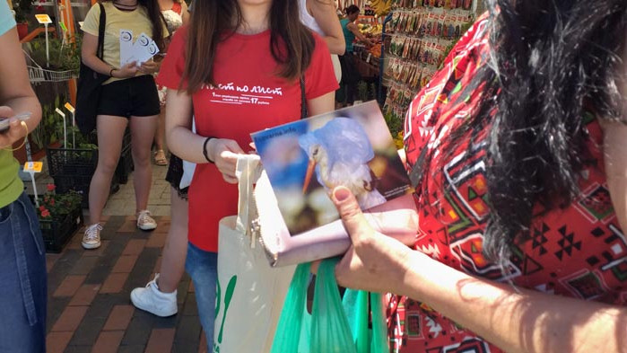 Литература срещу найлон. Кой и защо подарява книги във Варна (ВИДЕО)