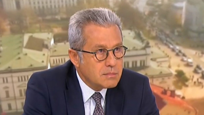 Ние сме зрители на процеса по избор на кабинет, това,