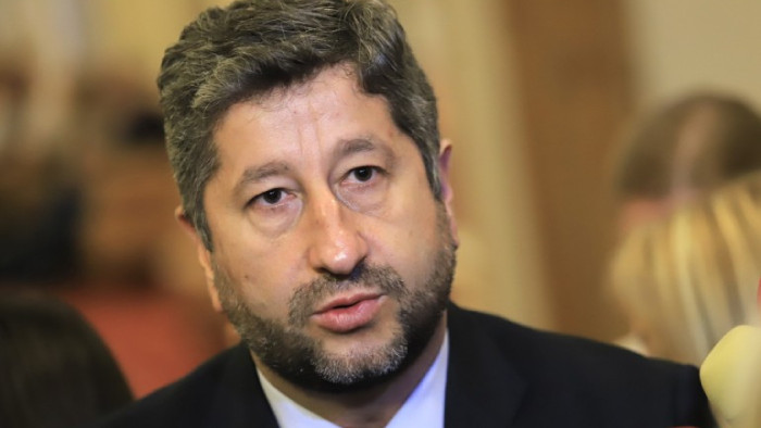 От ДБ чакали отговор на 3 въпроса, за да подкрепят