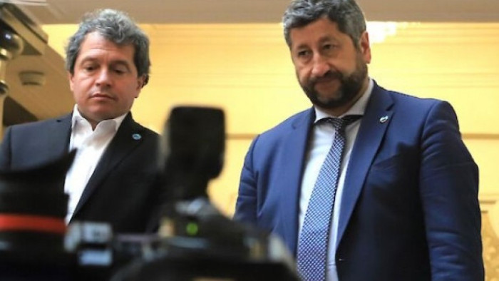 Изгубени в преговорите..Тошкото на Слави бичува Лодкаря и Асен Очичките