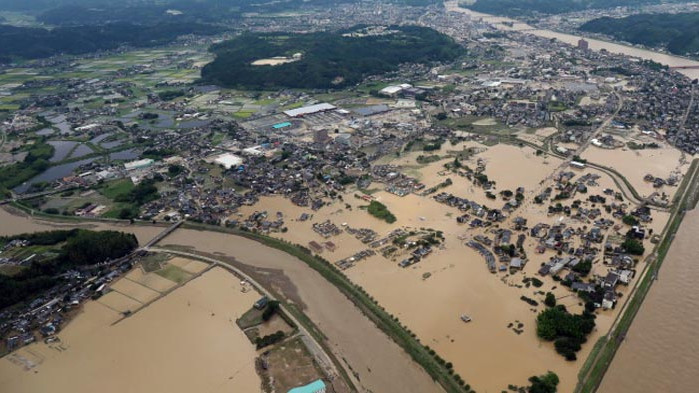 Над 203 000 евакуирани от наводнението в Югозападна Япония