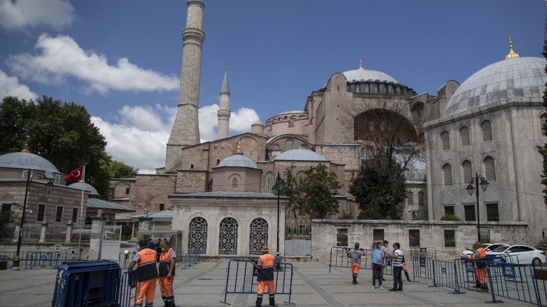 Ердоган превърна "Света София" в джамия