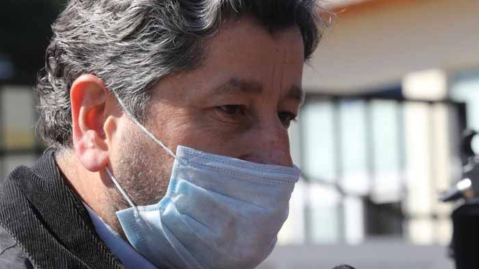 Христо Иванов ще протестира пред община Бургас, жандармерията не пуска в “Росенец”