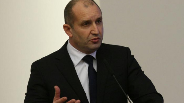 Радев да каже какво мисли за Божков, за да не e считан за негов троянски кон