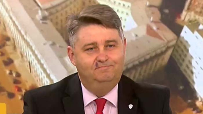 Евгени Иванов: Няма причина за оставката на Гешев, върши си работата