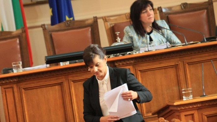 Даниела Дариткова: Не е легитимна претенцията на президента за цялата власт