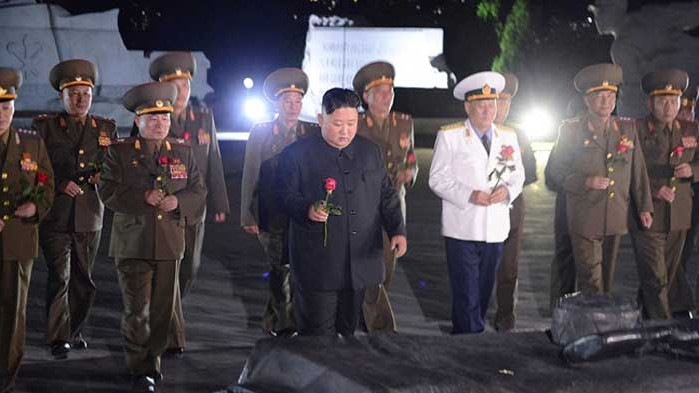 Двете Кореи отбелязаха годишнината от примирието поотделно (СНИМКИ)