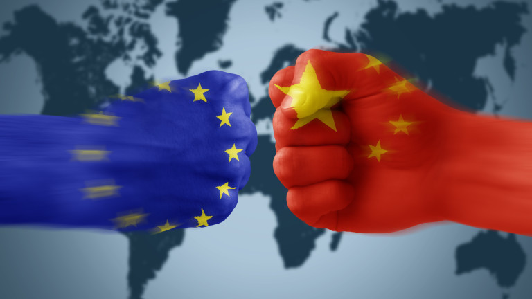 Китай беснее срещу ограниченията на ЕС за износ за Хонконг