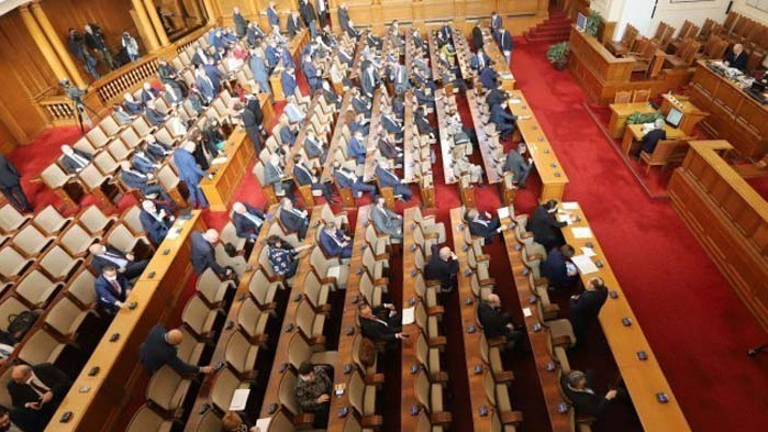 Депутатите отиват в бившия Партиен дом след ваканцията