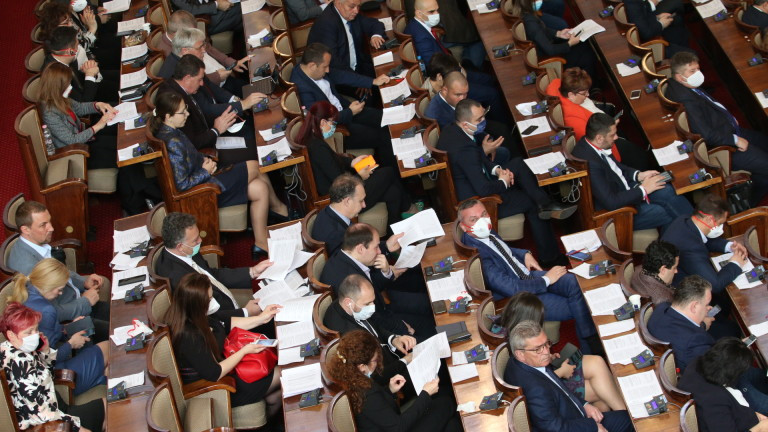 72 закона и 92 решения приели депутатите от началото на годината