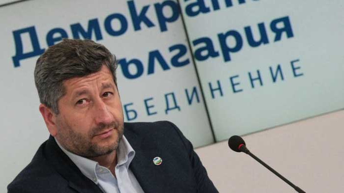 Иванов не отговаря защо няма акция на запречения от вила на Прокопиев плаж „Буджака“