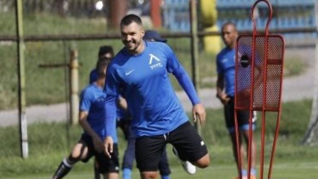 Валери Божинов тренира с Левски