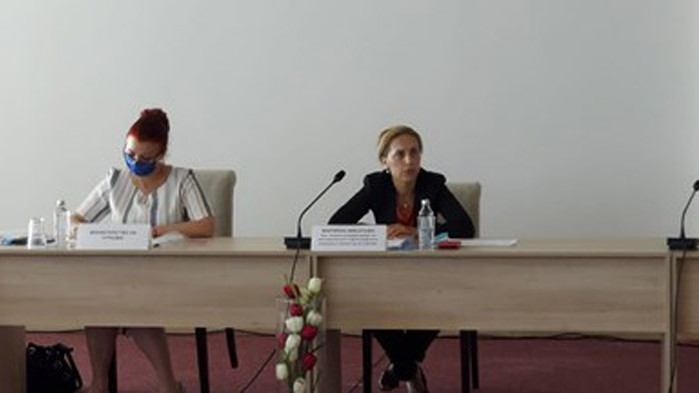 Марияна Николова на спешна среща с германските туроператори у нас