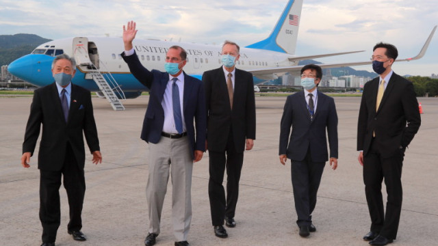 Китай: В САЩ са заблудени във времето и пространството и с лов на вещици