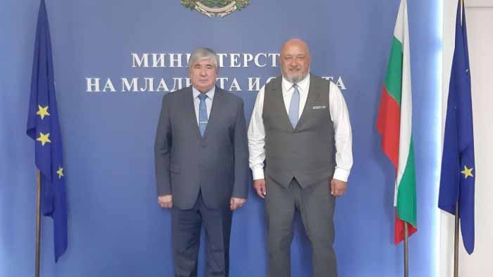 Министър Кралев проведе работна среща с посланика на Русия Анатолий Макаров
