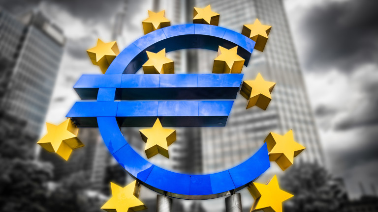 Еврозоната: значително по-слаба икономически от САЩ